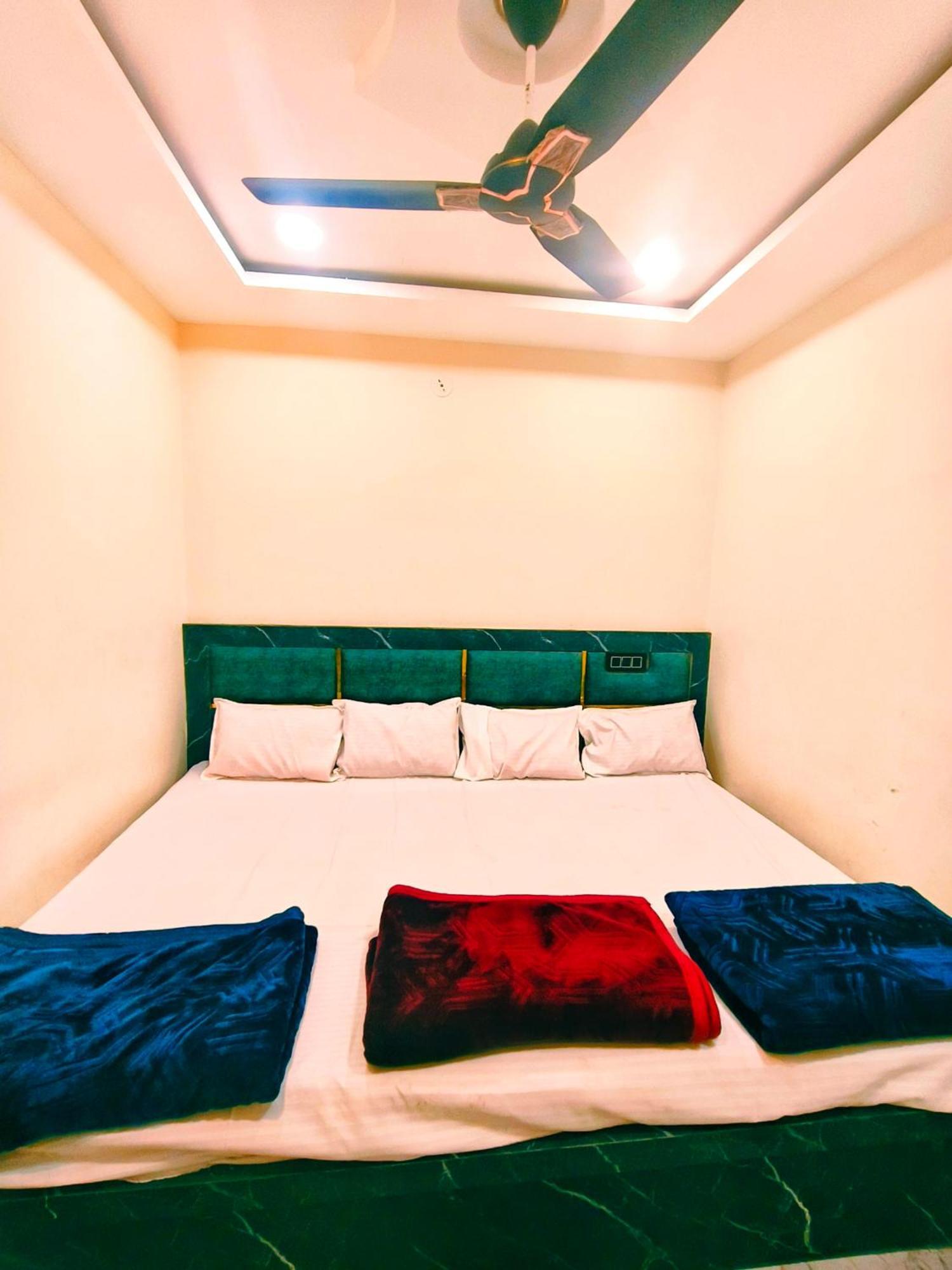 Hotel Shiv Gouri Palace Удджайн Экстерьер фото